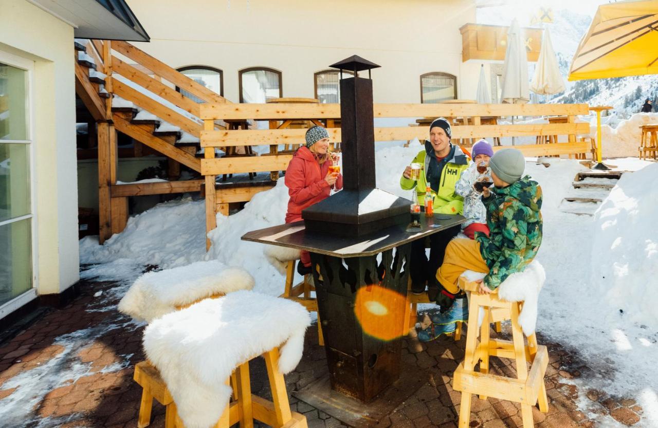 Hotel Mittagskogel Pitztal Sankt Leonhard im Pitztal Exteriör bild