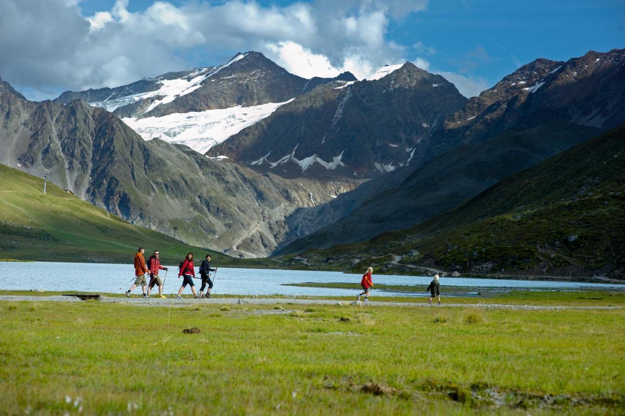 Hotel Mittagskogel Pitztal Sankt Leonhard im Pitztal Exteriör bild