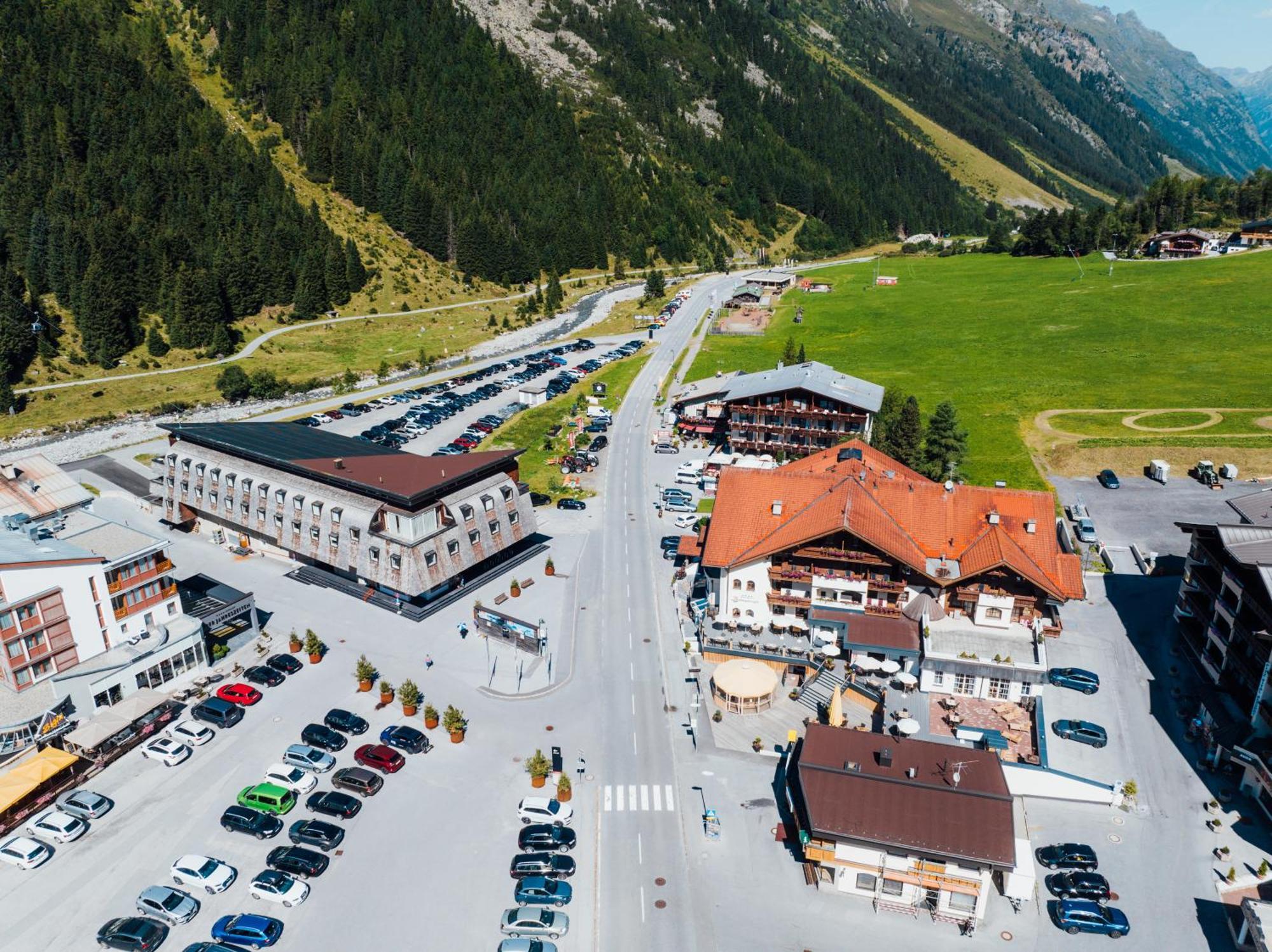 Hotel Mittagskogel Pitztal Sankt Leonhard im Pitztal Exteriör bild