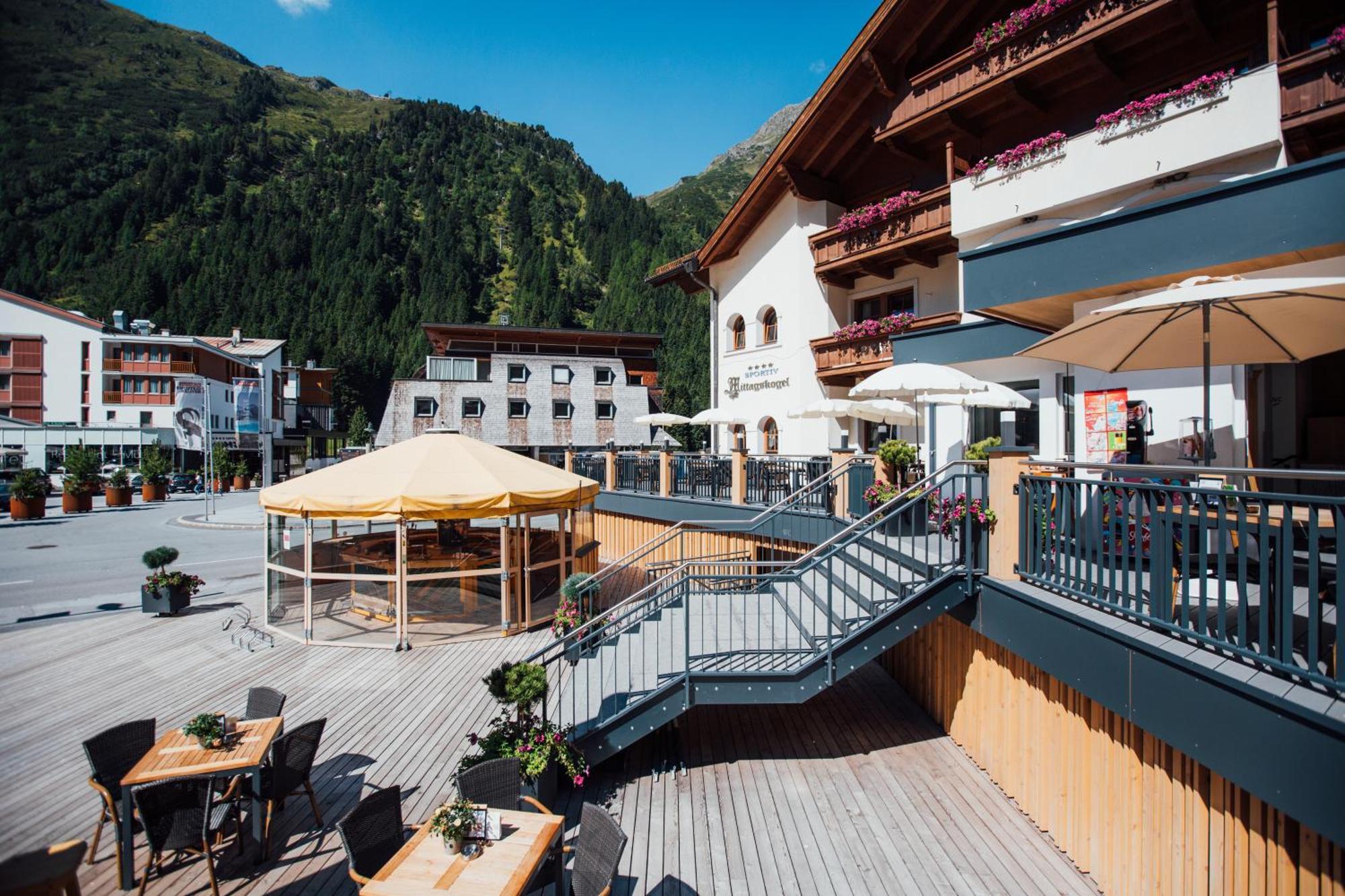 Hotel Mittagskogel Pitztal Sankt Leonhard im Pitztal Exteriör bild