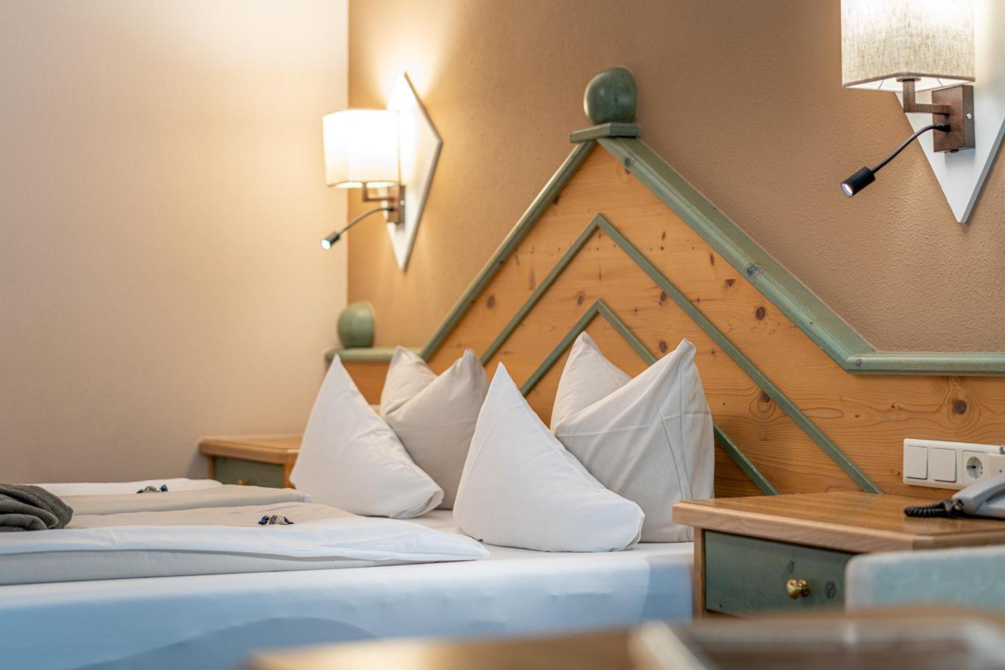 Hotel Mittagskogel Pitztal Sankt Leonhard im Pitztal Exteriör bild